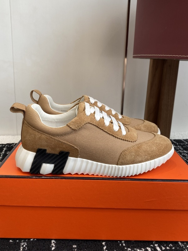 H**me5 sneaker