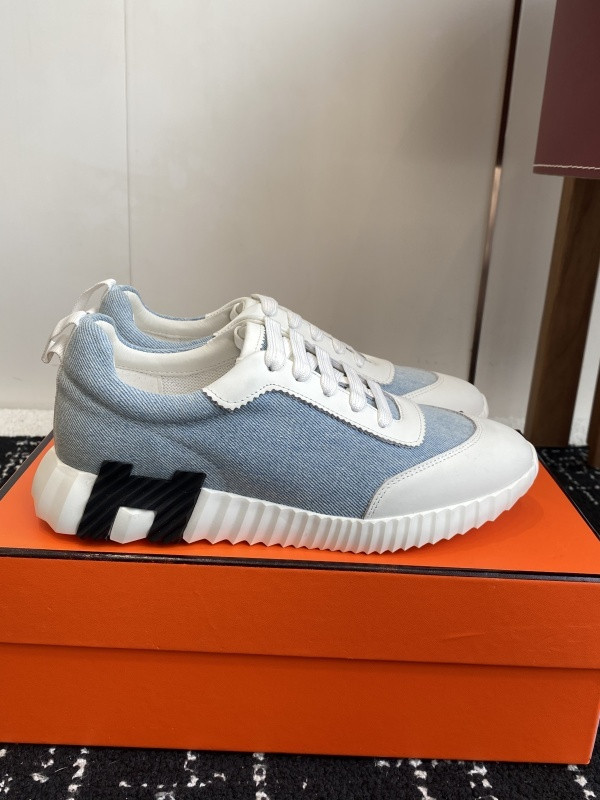 H**me5 sneaker