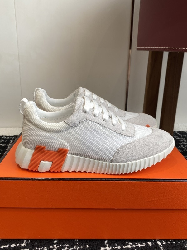 H**me5 sneaker