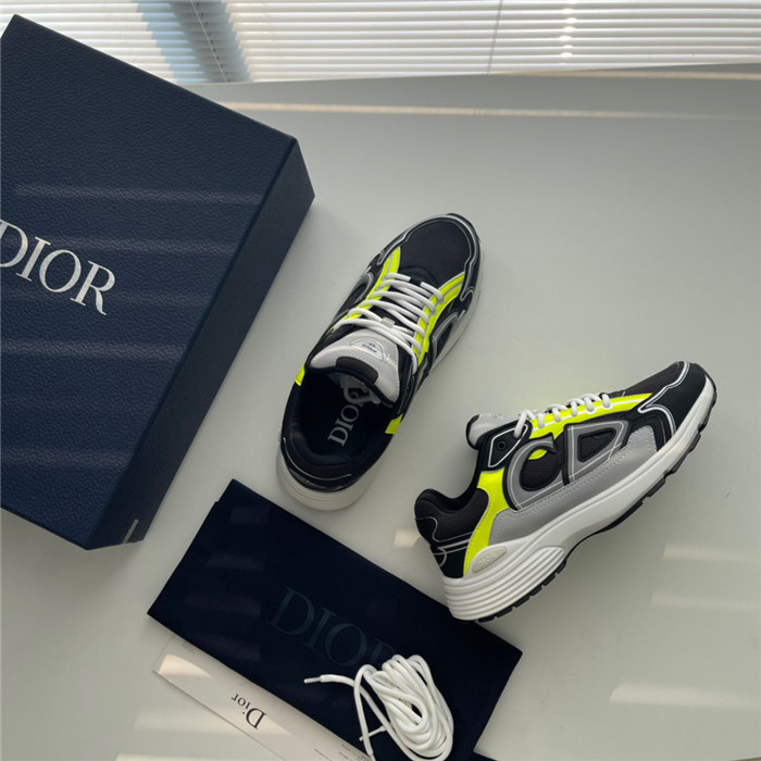 dio* sneaker