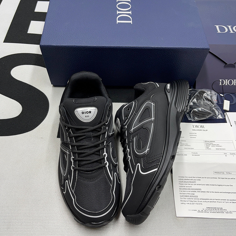 dio* sneaker