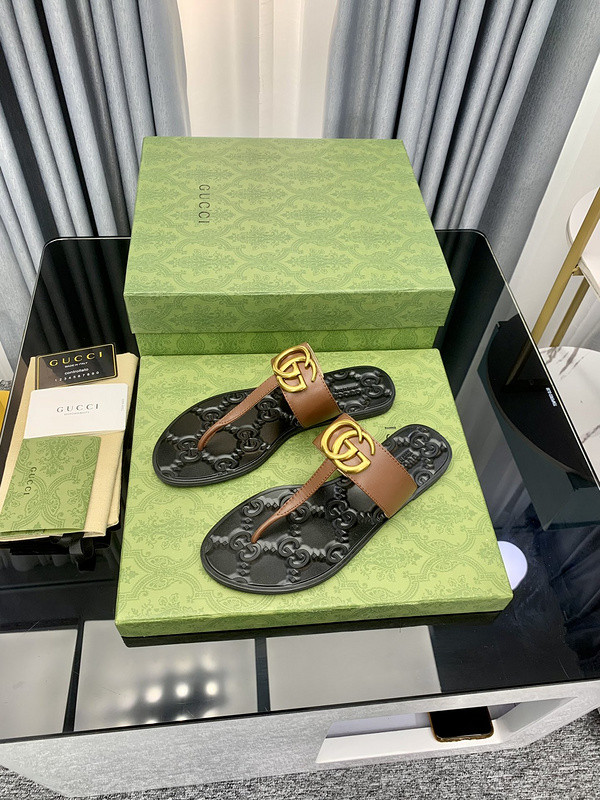 g*u*i sandals