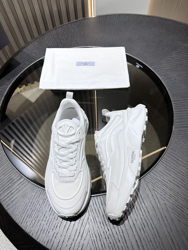 Va1e*ntin0 sneaker