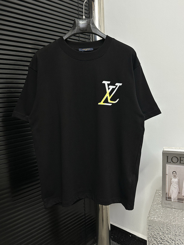 Ba1en*iaga clothes