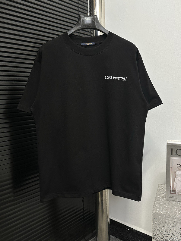 Ba1en*iaga clothes