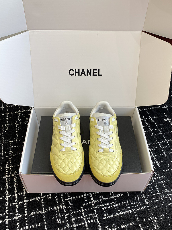 Ch**el sneaker