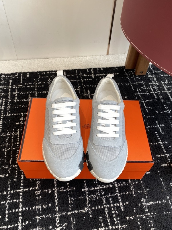 H**me5 sneaker