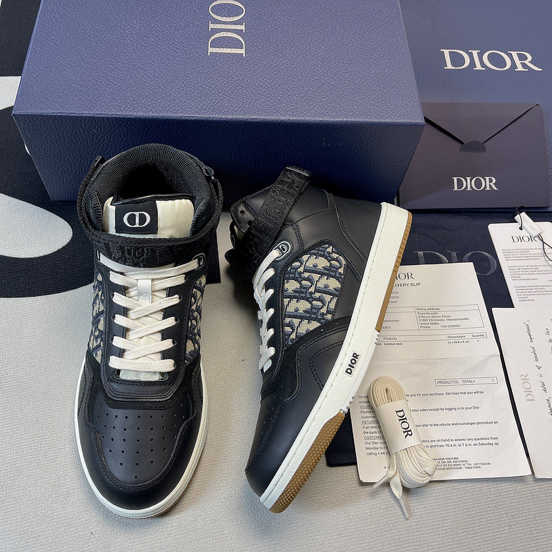 dio* sneaker
