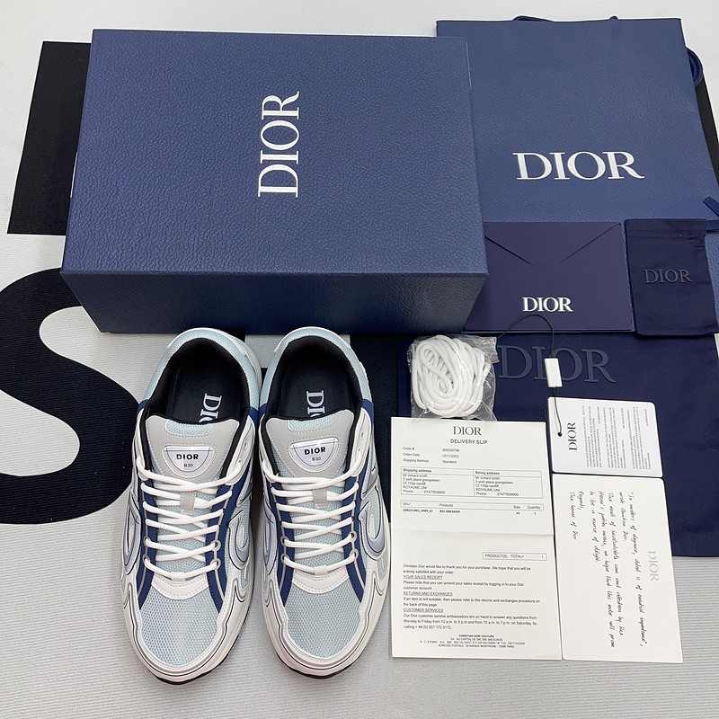 dio* sneaker