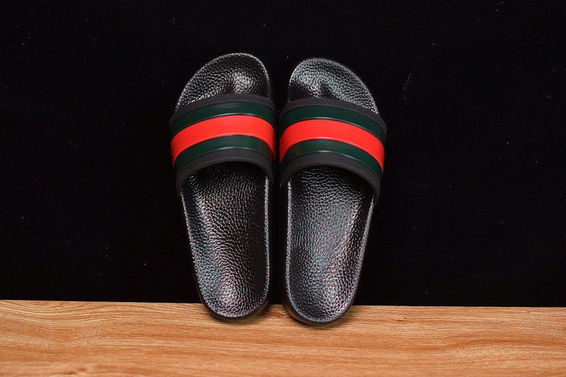 g*u*i sandals