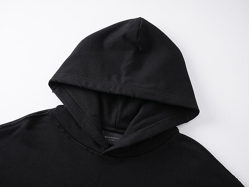 Ba1en*iaga clothes