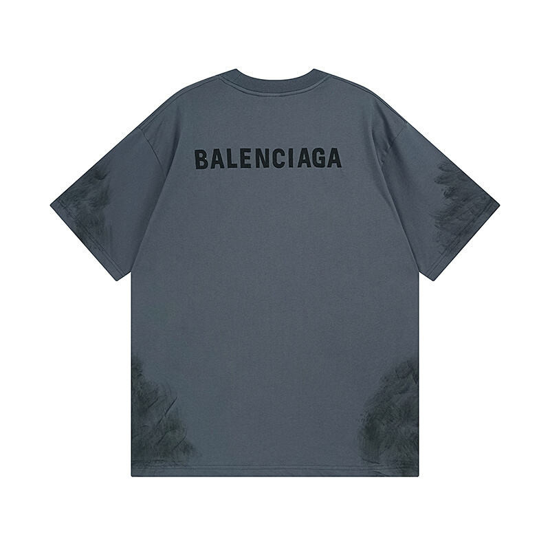 Ba1en*iaga clothes