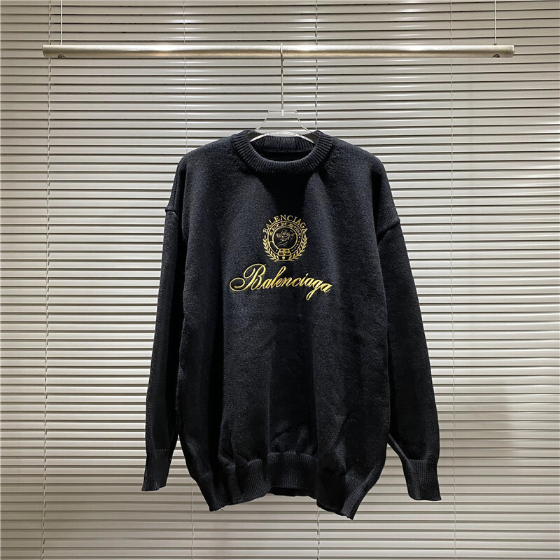 Ba1en*iaga clothes