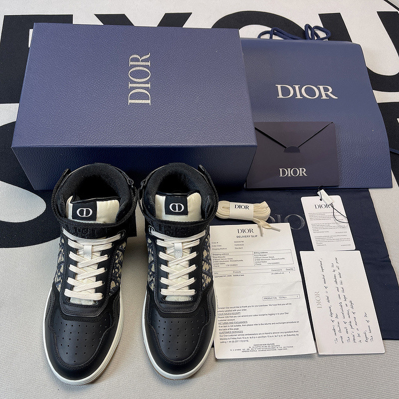 dio* sneaker