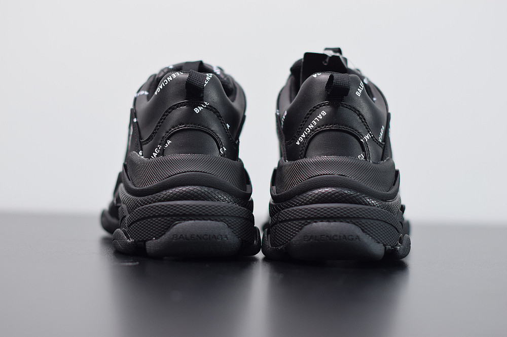 bc triple s trainer 524039 w06e2 2020