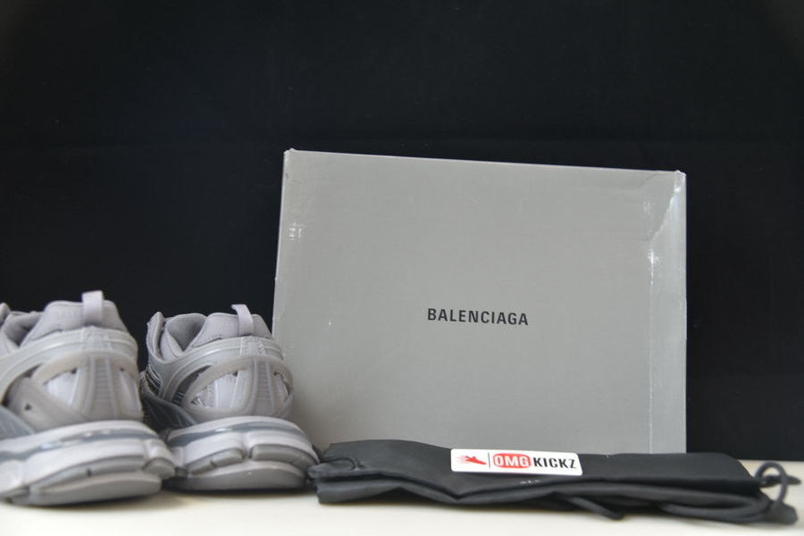 bc track sneaker