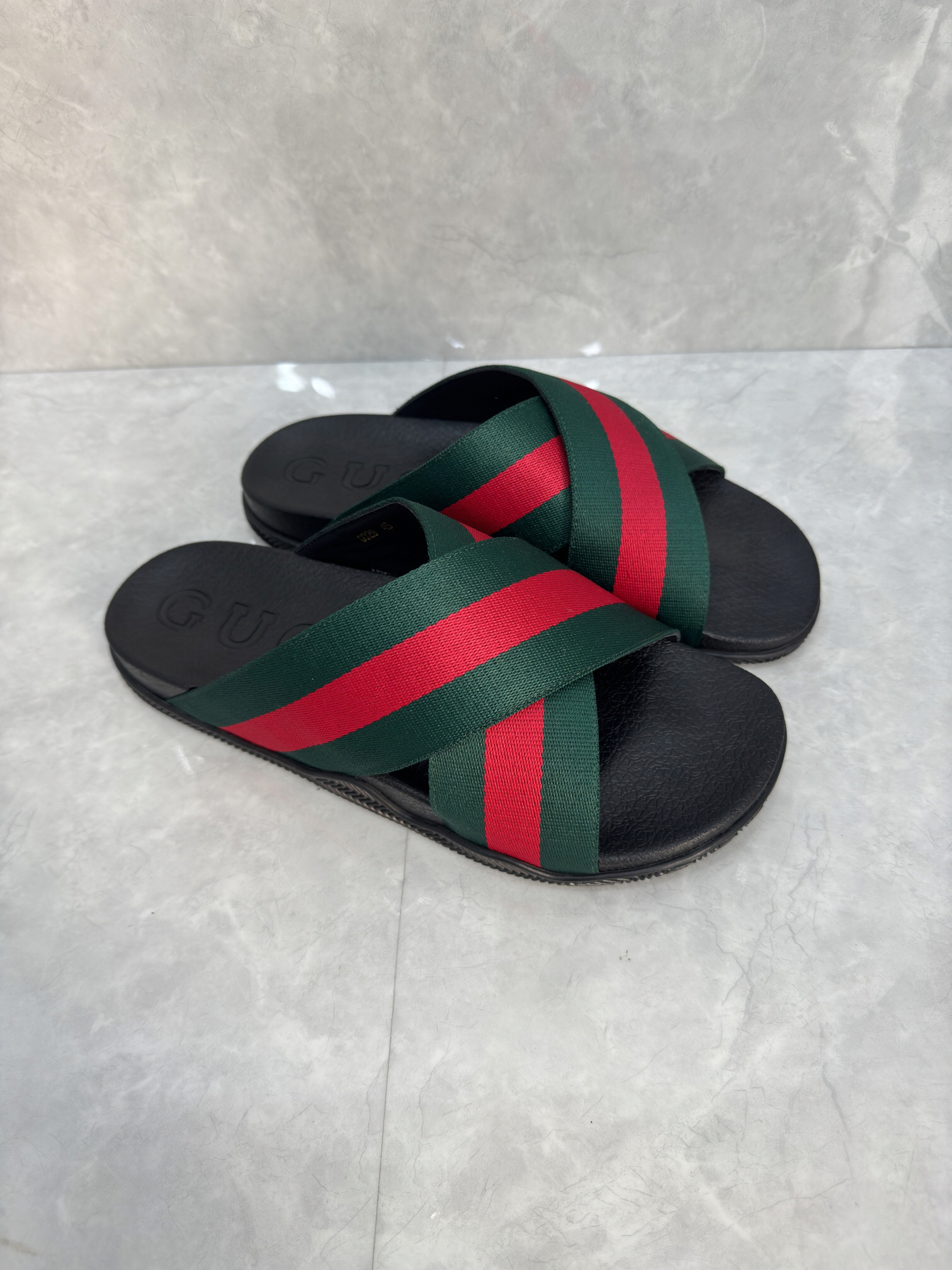 g*u*i sandals