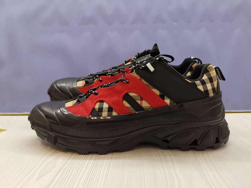 B**rry sneaker