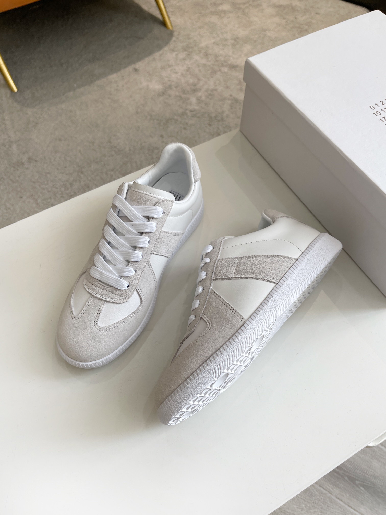 ma*s*n Ma*i*la sneaker